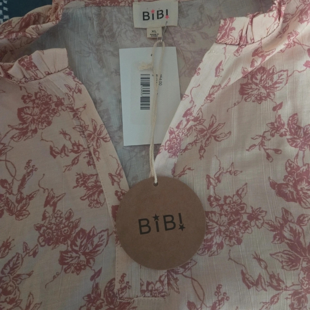 BiBi Floral Cotton Blouse in Dusty Rose on Cream